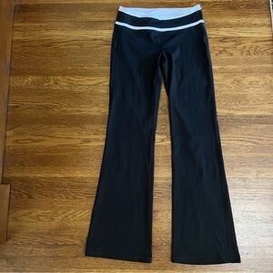 Victorias Secret flare leggings XS short black y2k yoga pants